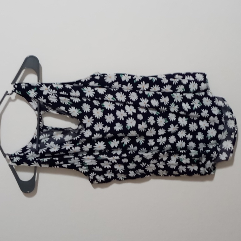 Old Navy Daisy Tank sz L